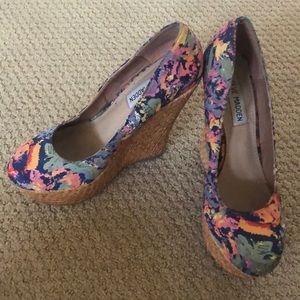 Steve Madden Pamelaaa flower wedges